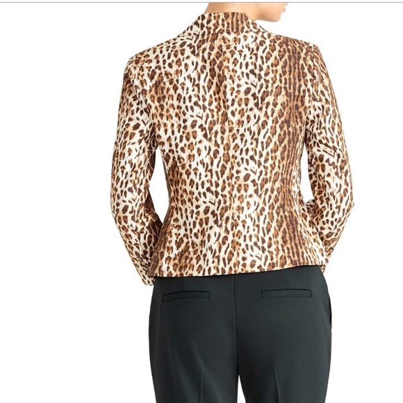 Rachel Roy - Leopard Print Classic Shrunken Blazer - Picture 2 of 3